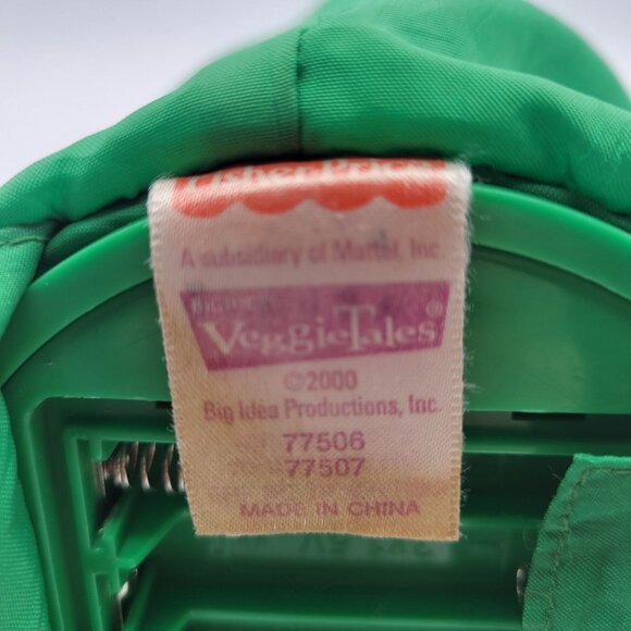 Fisher Price Veggie Tales LARRY the CUCUMBER Sing & Dance Vintage 2000 WORKS! - Picture 8 of 9